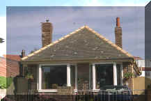 bungalow.jpg (41267 bytes)